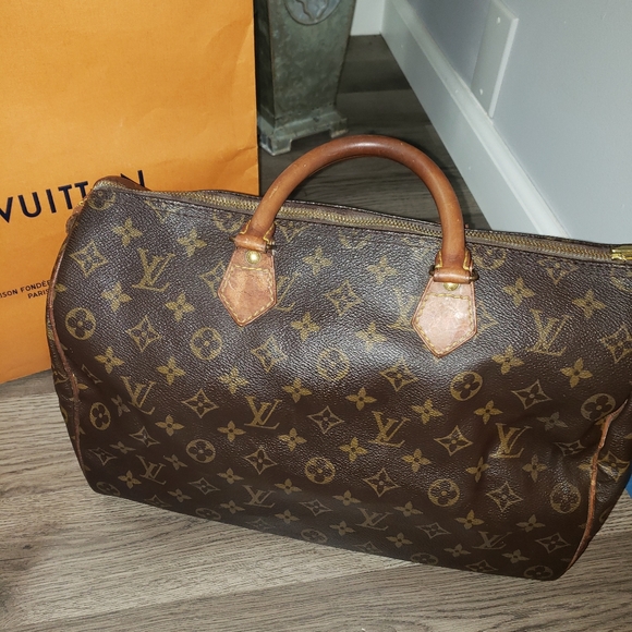 Louis Vuitton Handbags - Louis Vuittion Speedy 35